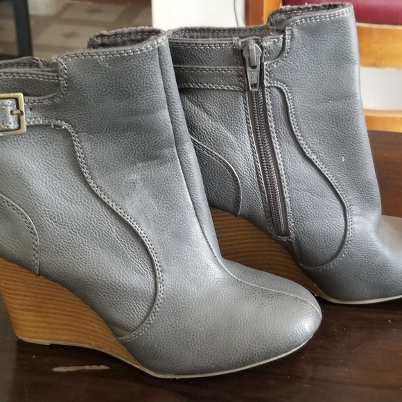 Booties - Picture 3 of 4